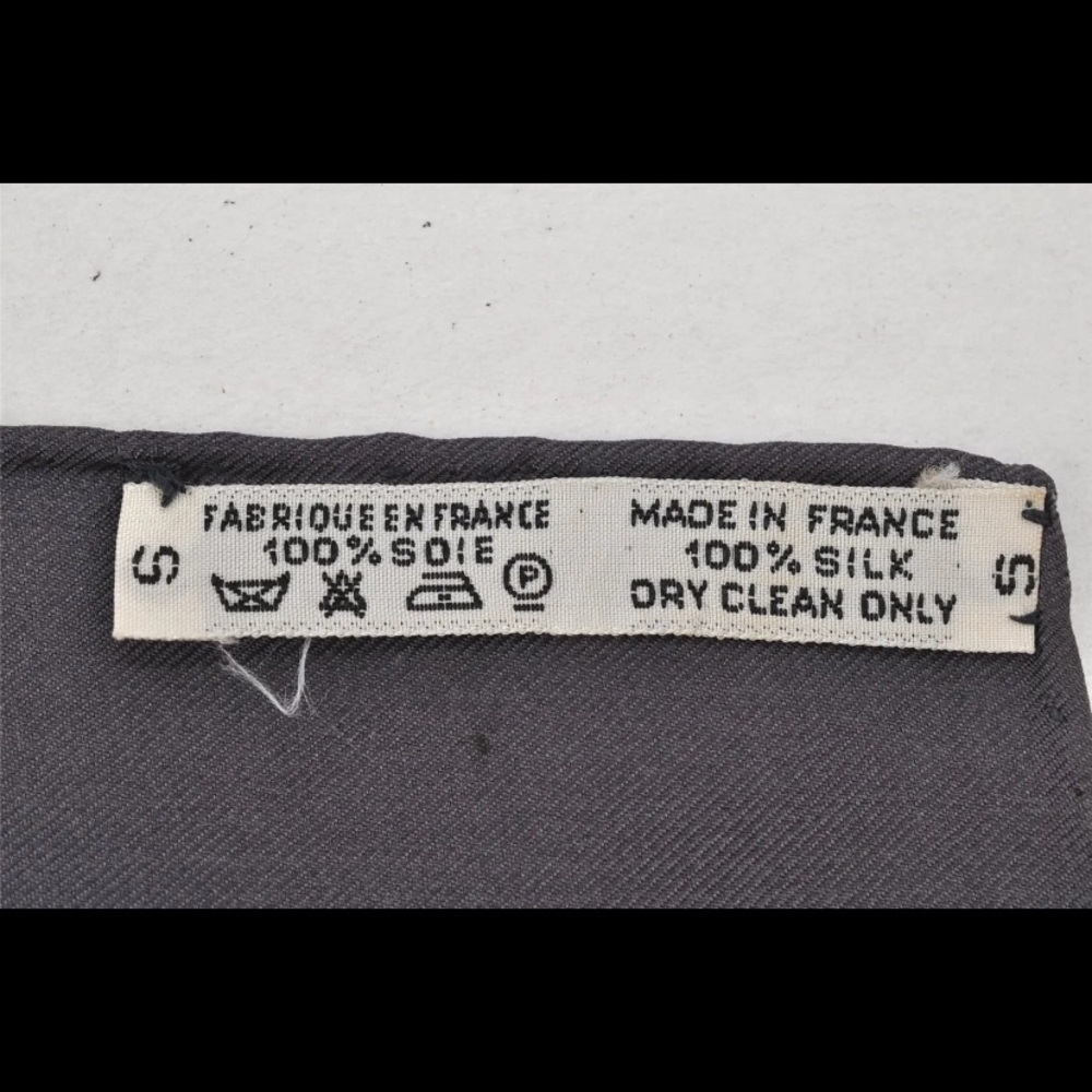 Vintage Hermès Caraïbes Scarf - Picture 12 of 12